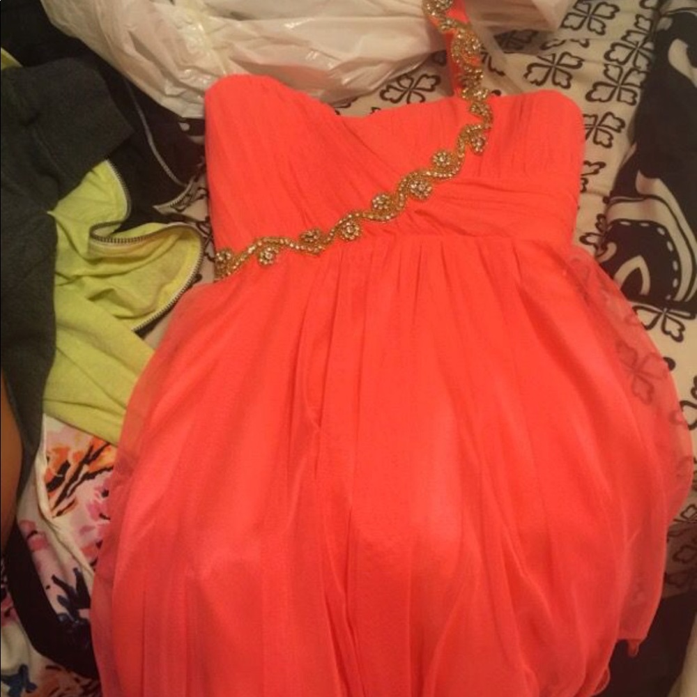 Coral dress size 3